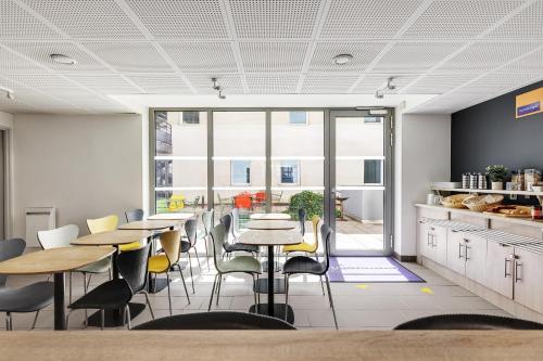 Їжа та напої, Montempo Appart'Hotel Paris-Velizy in Велізі-Віллакубле