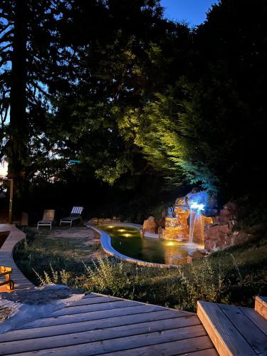le relai des favorites in Thizy-les-Bourgs