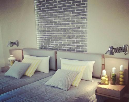 2 twin beds