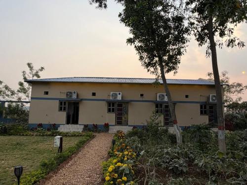 Mantrik Resort in Sri Niketan