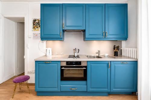 Paris central tiny apartment for 6 persons