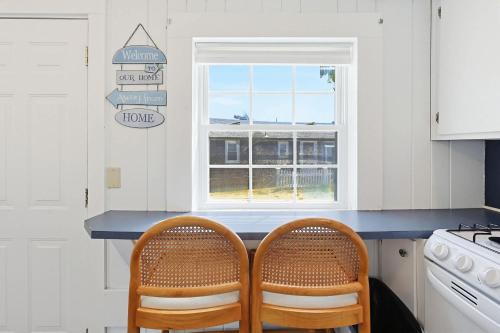 Beach Cottage Steps to the Ocean - image 3