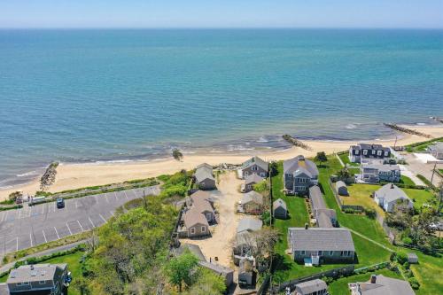Beach Cottage Steps to the Ocean - image 8