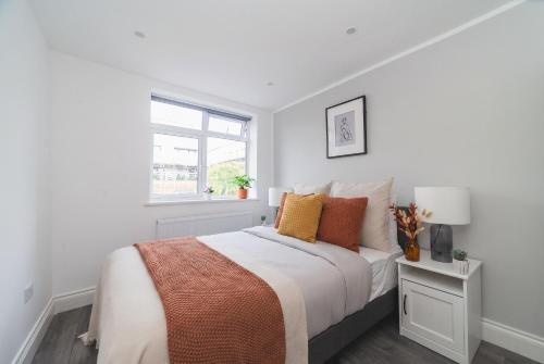 Amazing Flat Near Golders Green - Great Transport Links, Londýn