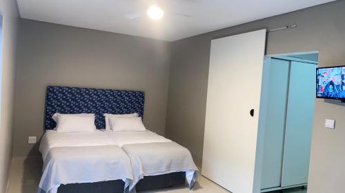 Private, Cosy and Stylish Stay at Nest24 Evans Park, Johannesburg