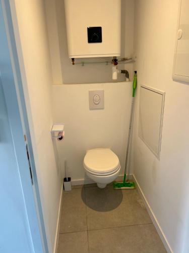 Petit Havre de Paix, Maisonnette contemporaine climatisee avec jardin prive in La Valentine