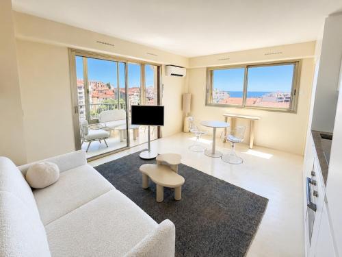 Premium Suite with Panoramic Sea Views Cannes