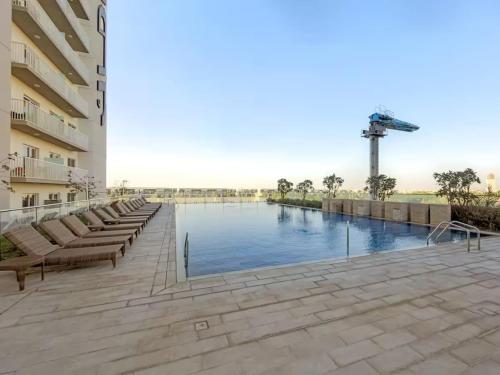 FIRST CLASS 1BR Cozy Luxury Retreat in Damac Hills 2
