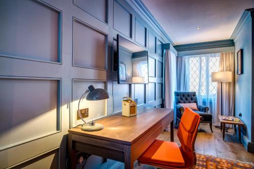 room detail thumbnail 2