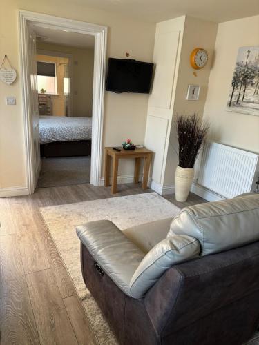 Cosy self-contained garden apartment in Longstanton
