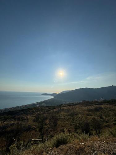 Horizonte Blu in Qazim Pali