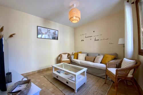 Villa Isabelle- Large bright house with courtyard! in Mudaison