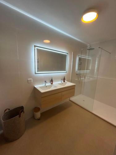 Villa Isabelle- Large bright house with courtyard! in Mudaison