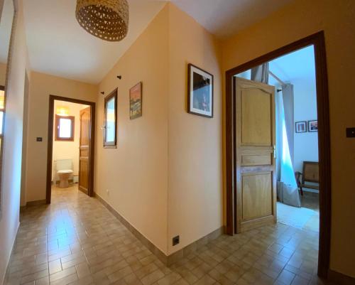 Villa Isabelle- Large bright house with courtyard! in Mudaison