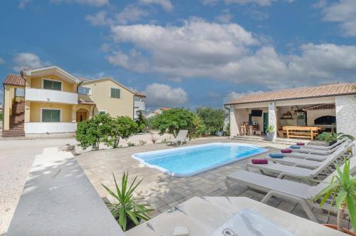 Apartment Villa Dijana - image 4