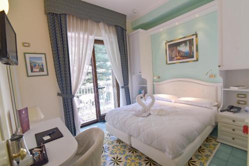 Балкон, Hotel Santa Lucia in Мінорі