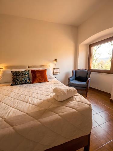 1 king bed, 1 sofa bed