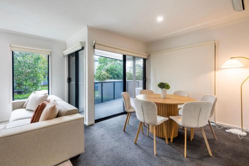 The Scholar's Stay Near Monash & Clayton Station in Oakleigh