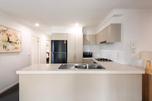 The Scholar's Stay Near Monash & Clayton Station in Oakleigh