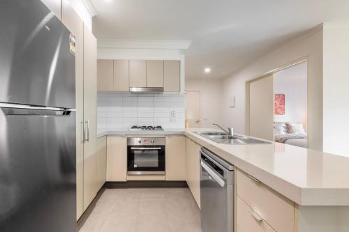 The Scholar's Stay Near Monash & Clayton Station in Oakleigh