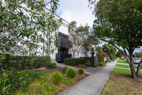 The Scholar's Stay Near Monash & Clayton Station in Oakleigh