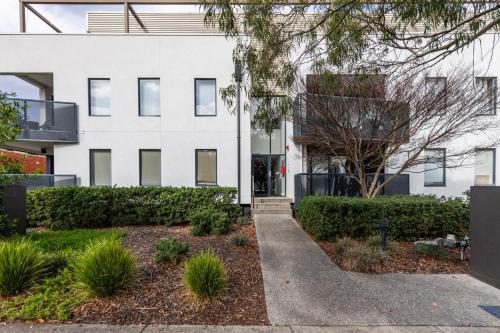The Scholar's Stay Near Monash & Clayton Station in Oakleigh
