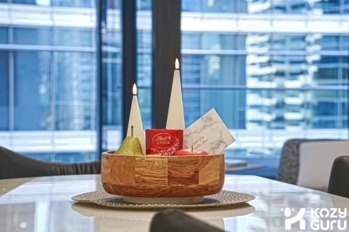 KozyGuru | Sydney CBD | Sky-High City View Retreat - image 12
