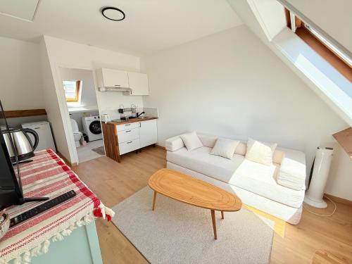 Studio rénové au calme - 2 pers. - FR-1-712-105
