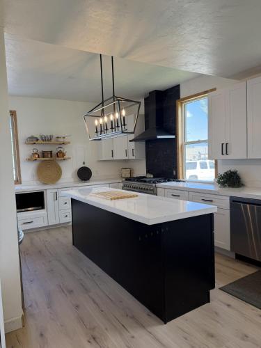. Bear Lake Family Reunions, Conferences Sleeps 39