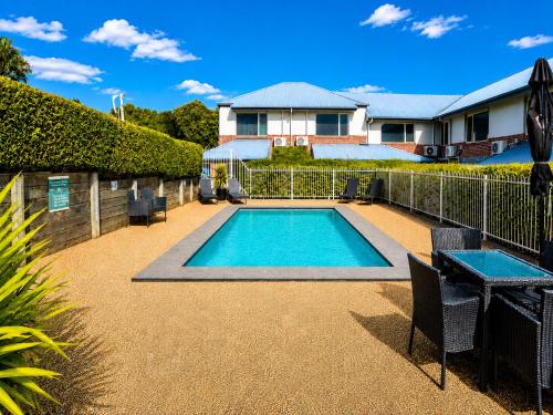 Piscina, Ambassador on Ruthven Motor Inn in Toowoomba City Center