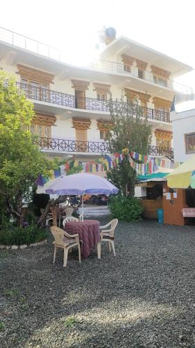 Mentokling Guest House and Garden Restaurant