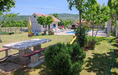Viesnīcas āriene, Lovely Home In Gradac in Otavice