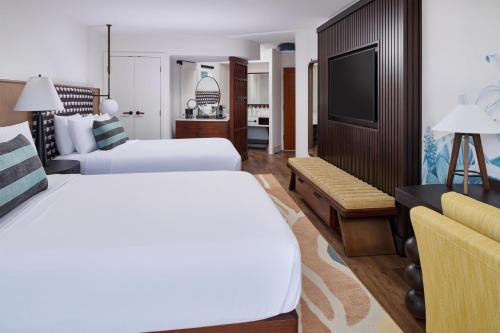 2 queen beds
