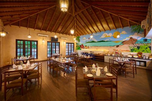 Restaurant, Golden Tulip Goa Mandrem in Mandrem