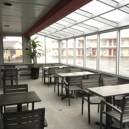 ห้องอาหาร, Hotel Motel Hospitalite in แลวี (ควิเบก)