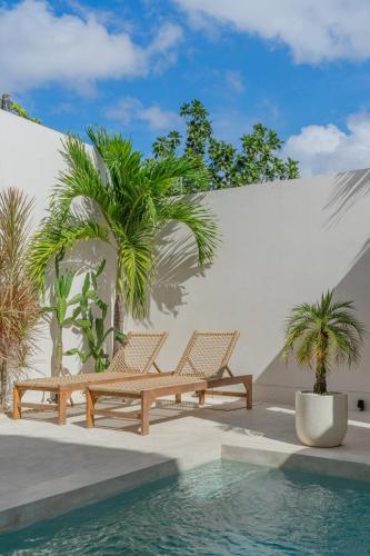Casa Makana - Modern 2BR Island Boho Villa with Private Rooftop! - image 3