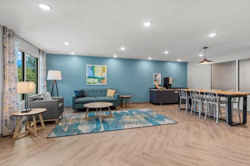 ردهة, WoodSpring Suites Atlanta Canton in Canton