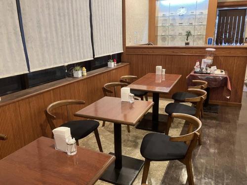 Restoran, ハイパーイン観音寺駅前 (ハイパーイン観音寺駅前) in Kanonji
