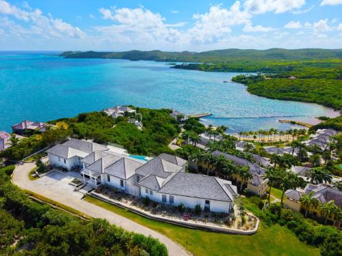 Villa Moonridge - Nonsuch Bay Resort in Freetown