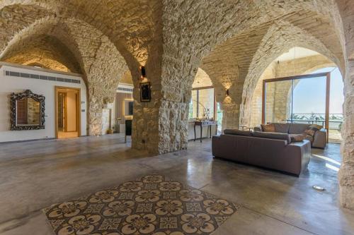 Villa Joïa - 9BR Villa, Aley-Souk El Gharb (Villa Joia - 9BR Villa, Aley-Souk El Gharb) in Aley