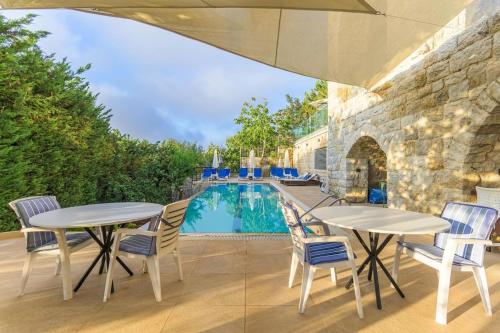 Villa Joïa - 9BR Villa, Aley-Souk El Gharb (Villa Joia - 9BR Villa, Aley-Souk El Gharb) in Aley