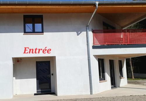 Ieeja, Appartement spacieux avec Jacuzzi et Sauna in Lembaša