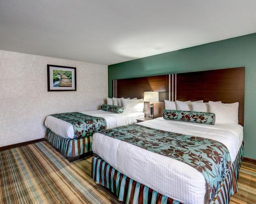 Flagship Inn of Ashland Flagship Inn of Ashland is a popular choice amongst travelers in Ashland (OR), whether exploring or just passing through. The property offers a wide range of amenities and perks to ensure you have a g