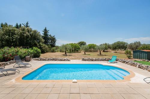 Úszómedence, La Maison du Néflier - Avec Piscine Privée (La Maison du Neflier - Avec Piscine Privee) in Tavernes