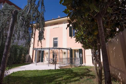 Villa in Montecatini Terme Private Garden & Parking