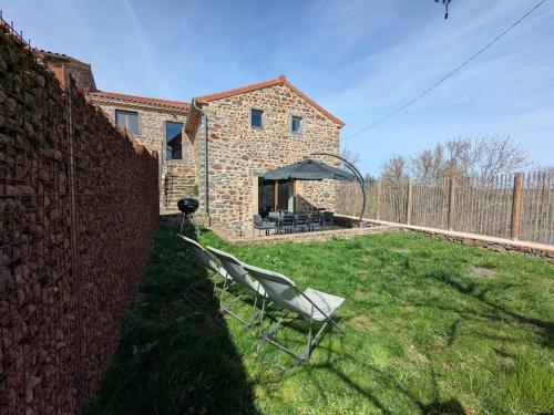 Skats, Maison de vacances tout Confort au Calme avec Jardin clos in Lavoute-Chilhac