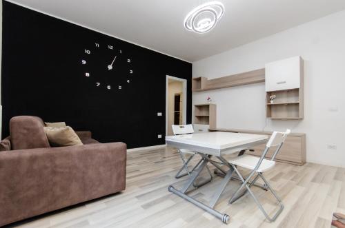 Lugano S&S Home, moderna e tranquilla, vicino al Centro di Milano, con parcheggio gratuito esterno