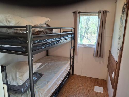 Mobilhome argeles sur mer camping le clos du thym chemin de neguebous