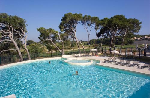 Madame Vacances Résidence Provence Country Club - Accommodation - Saumane-de-Vaucluse