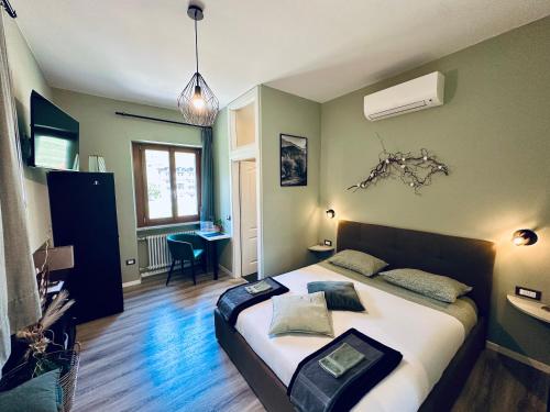 SulGarda Holiday Apartment - Tap to explore photos